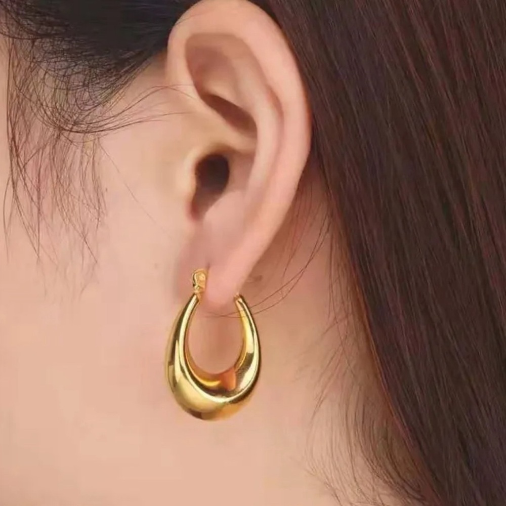 Gold Oval Hoop Earrings 18K Plated